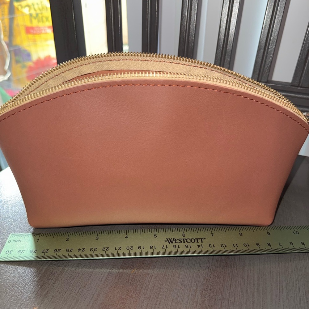 NWOT -Sun-kissed Eclipse Portland Leather Goods Makeup Bag